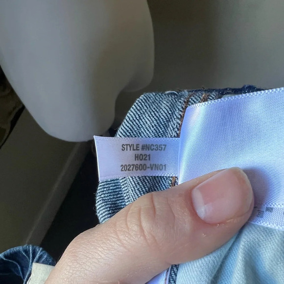 NWT Madewell Pull-On Straight Jeans in Saull Wash, size 33 - Picture 6 of 8